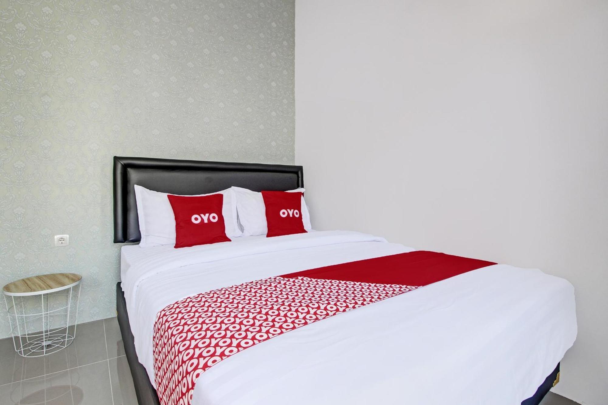 Super Oyo Collection O 92363 Kp Inn Джокякарта Екстериор снимка