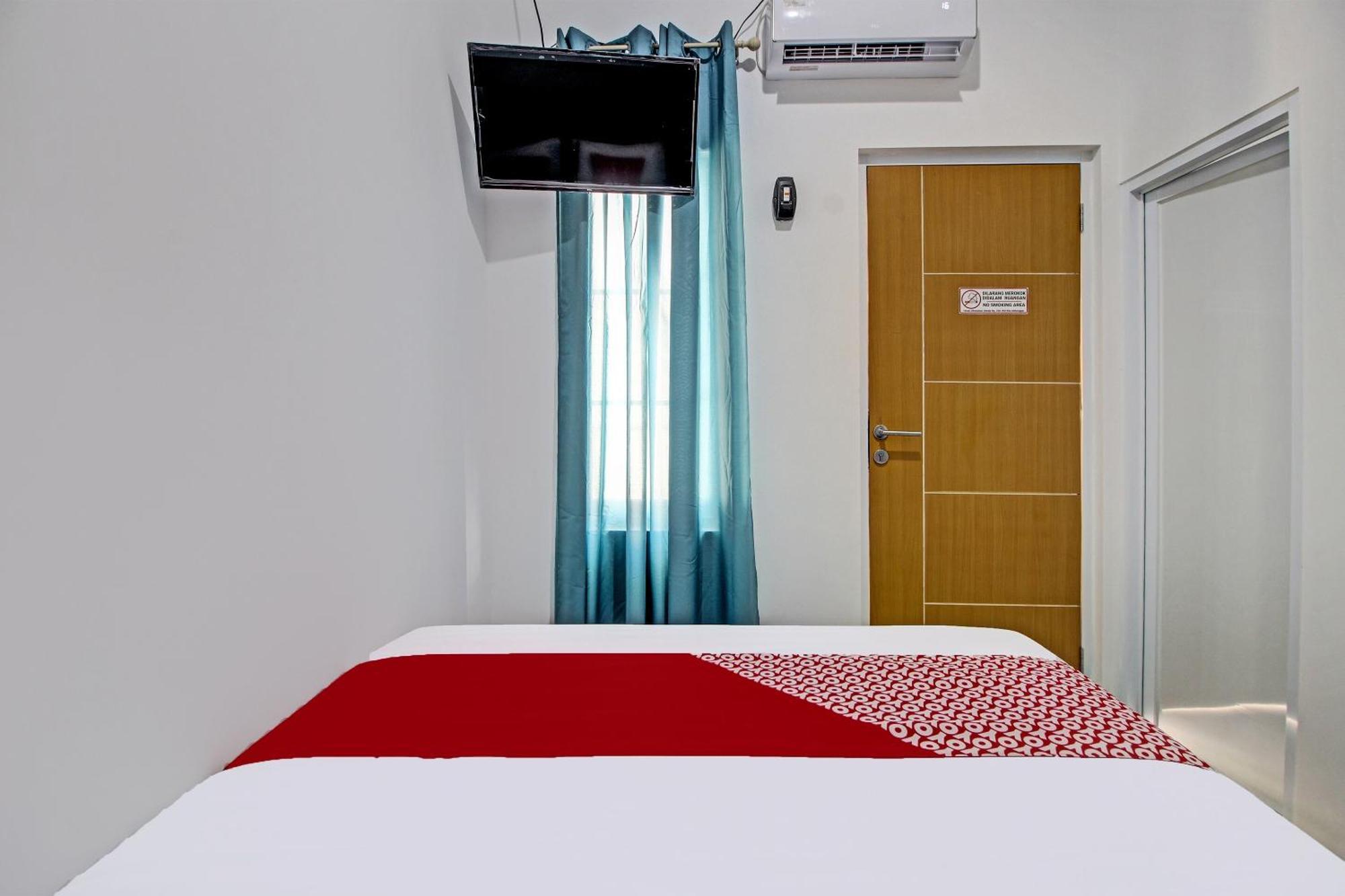 Super Oyo Collection O 92363 Kp Inn Джокякарта Екстериор снимка