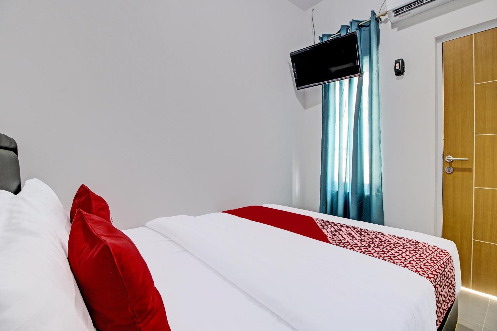 Super Oyo Collection O 92363 Kp Inn Джокякарта Екстериор снимка