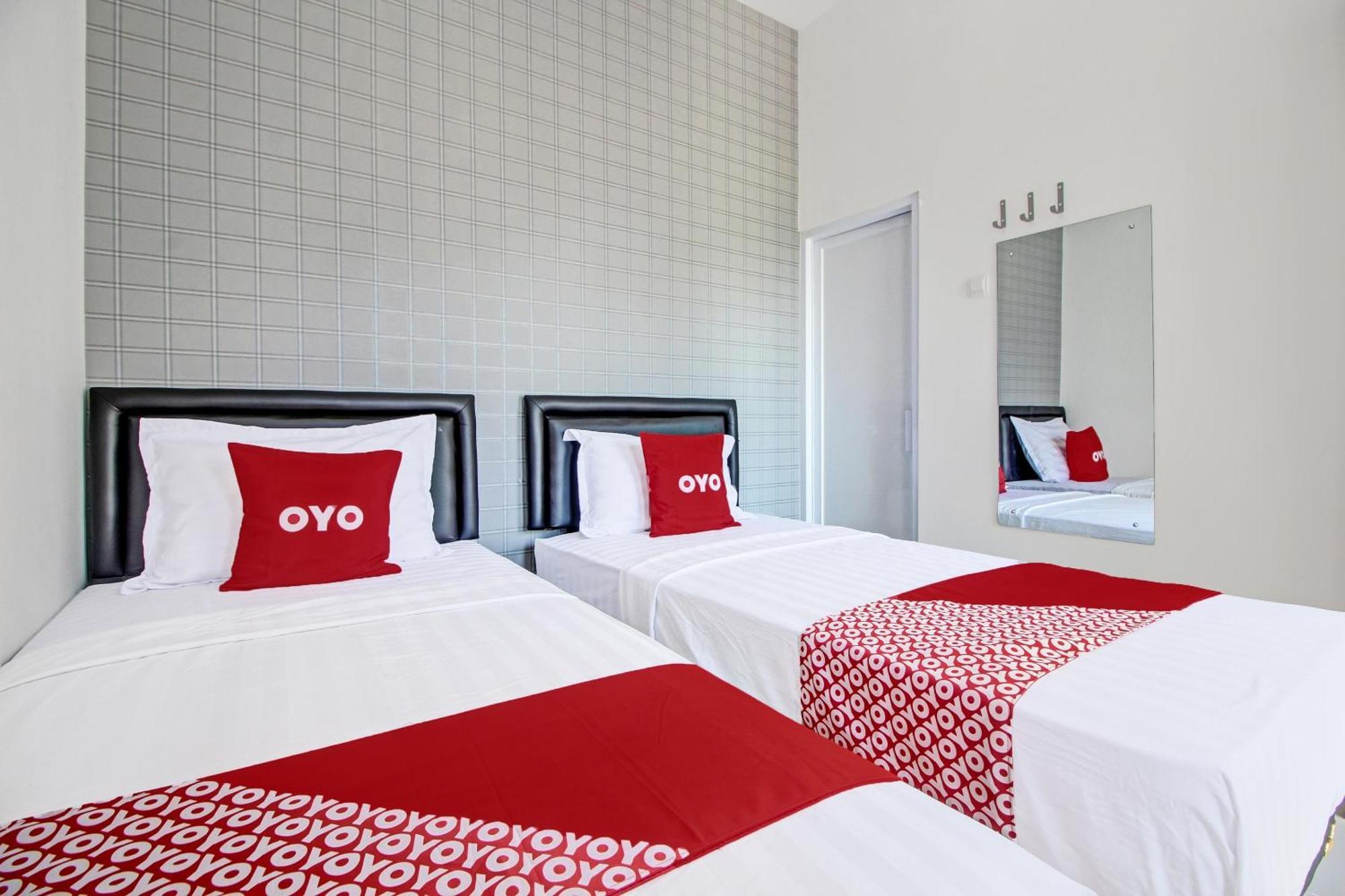 Super Oyo Collection O 92363 Kp Inn Джокякарта Екстериор снимка