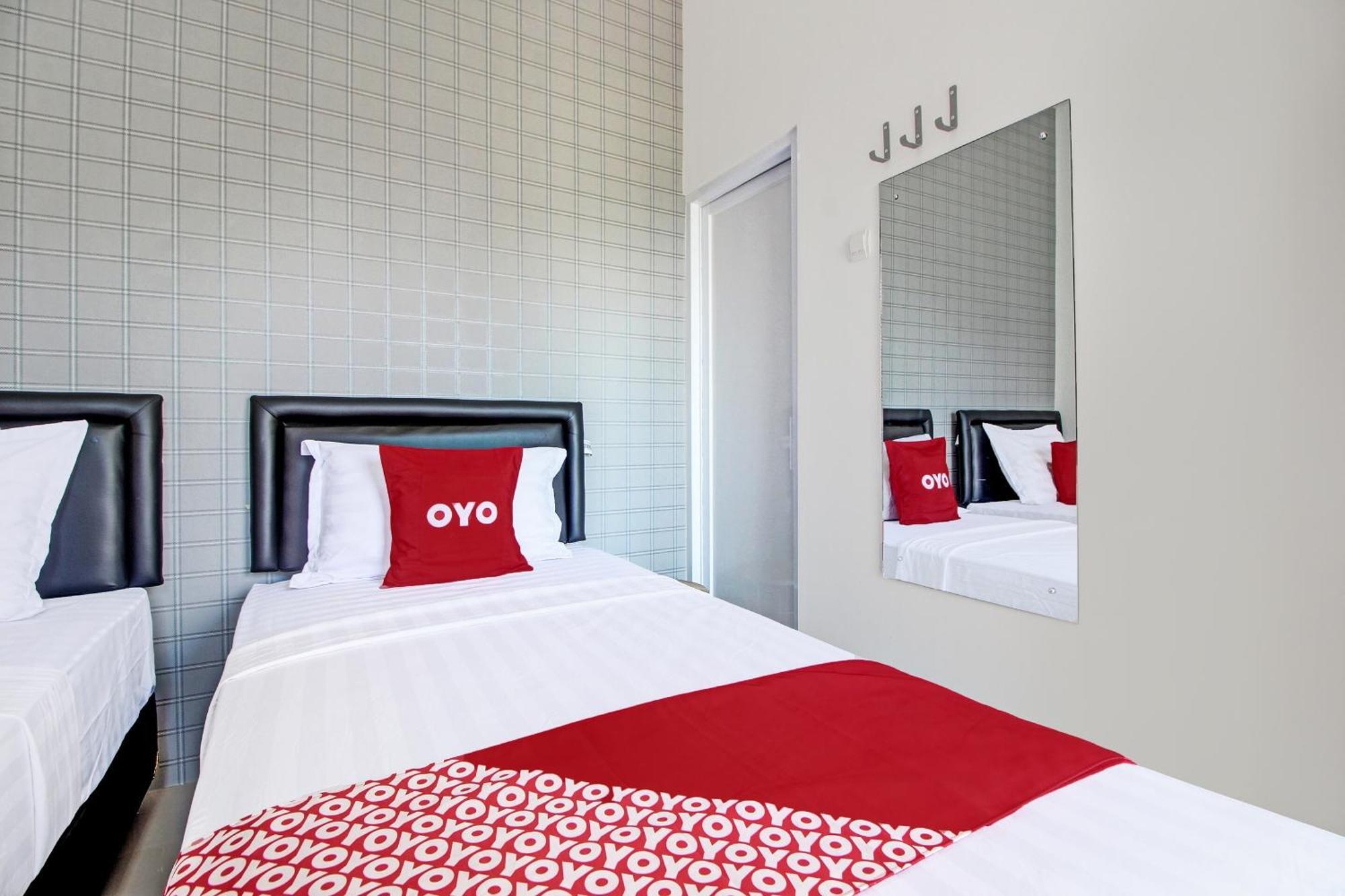Super Oyo Collection O 92363 Kp Inn Джокякарта Екстериор снимка